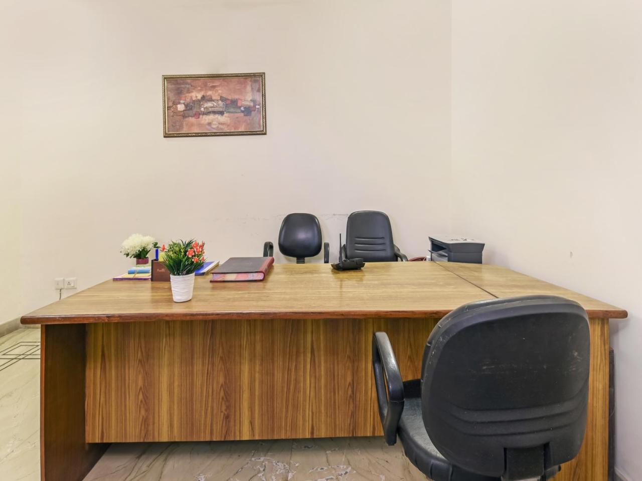ホテル Treebo Trip The Nest Corporate グレーター・ノイダ エクステリア 写真
